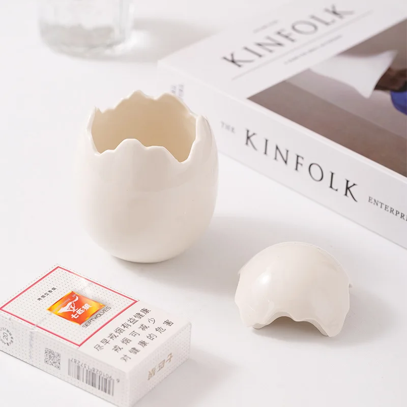 Ceramic Egg-shaped Ashtray with Cover Anti-fly Ash Storage Box Creative Personality Eggshell-shaped Ashtray Home Decoration