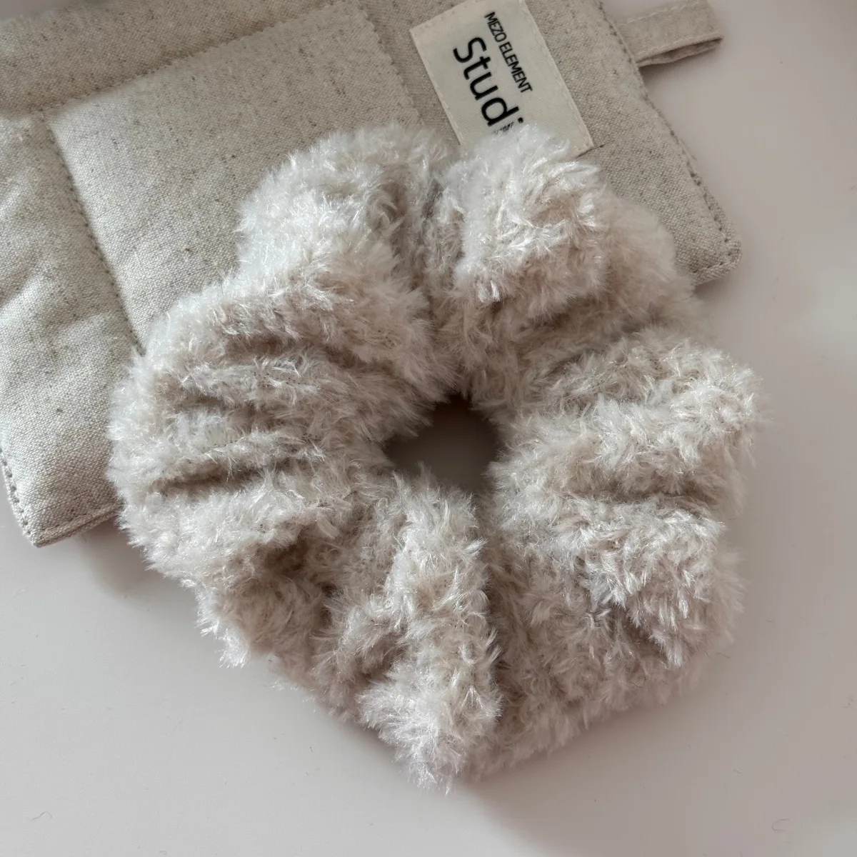 Hair Scrunchy Fuzzy Fabric Caramel Brown Gentle Women Bun Holder Non Slip Comfortable for Autumn Winter Home Travel Office