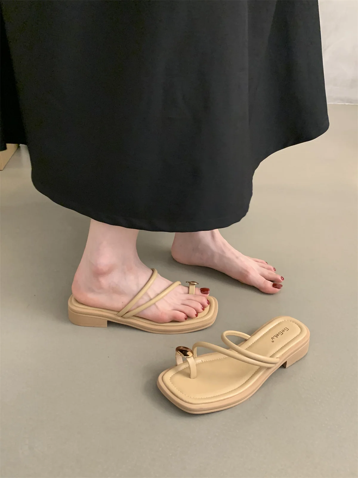 Dames Sandalen Dames Vierkante Hakken Elegante Zomer Slippers Buiten Gekruist Leren Vrouwelijke Dia 'S 2024 Mode Vrouw Sandalen