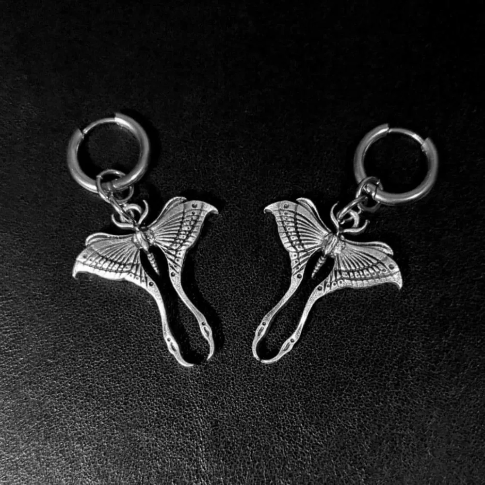 Retro Aged Silver Color Luna Moth Huggie Dangle Earrings for Women Gothic Witchcraft Style Halloween Statement Earrings Jewelry