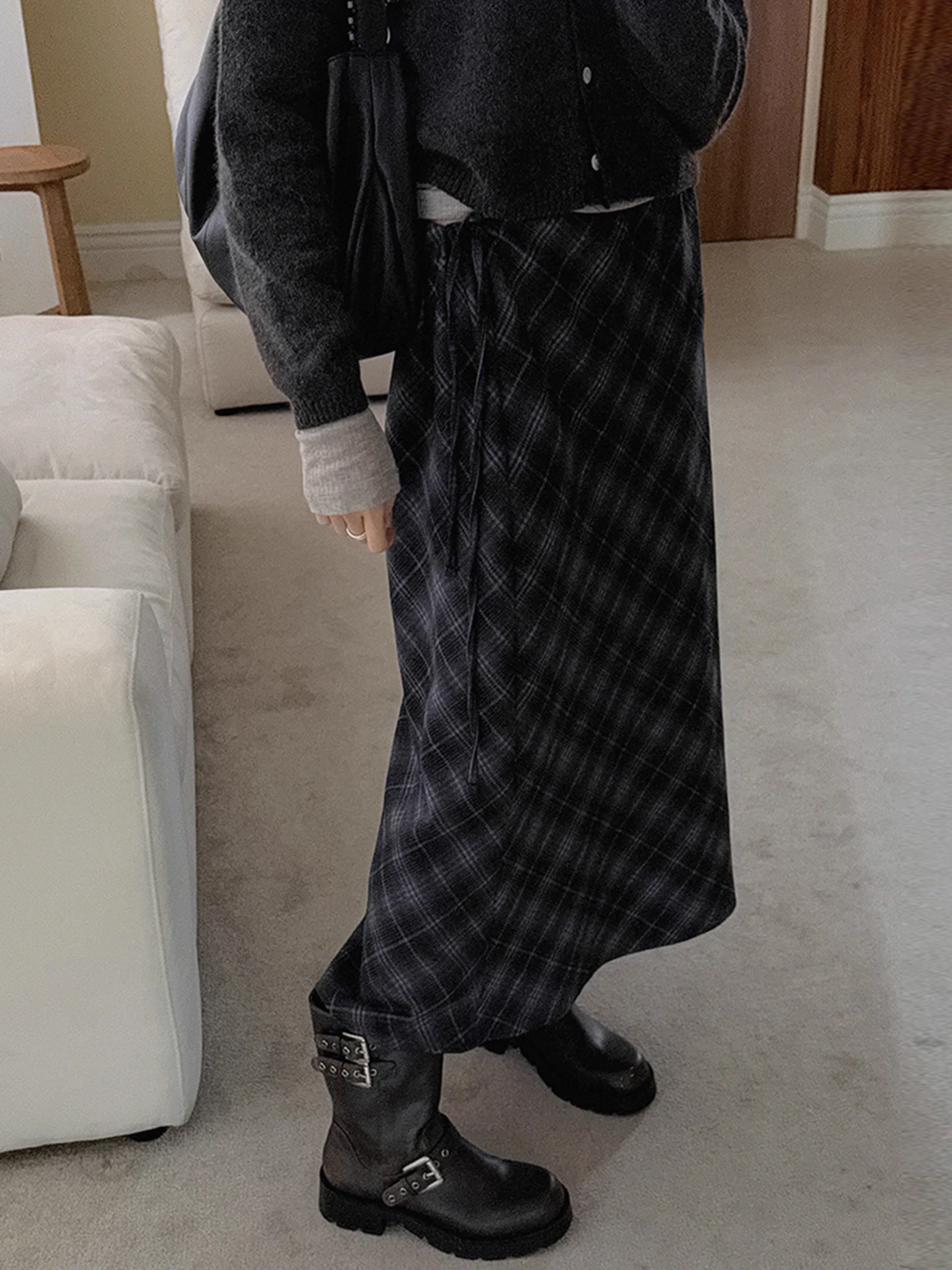 กระโปรงทรงตรงลายสก็อตเอวสูงสไตล์เรโทรสำหรับผู้หญิง ฤดูใบไม้ร่วง ฤดูหนาว รุ่นใหม่ สไตล์เกาหลี  กระโปรงยาวทรงตรงอเนกประสงค์ เหมาะสำหรับใส่ไปทำงาน เอวสูง
