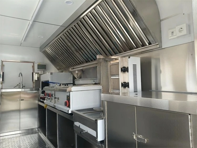 Direct Factory Mobile Towable Multifunctional Food Trailer Vending Truck for Snacks and Other Food