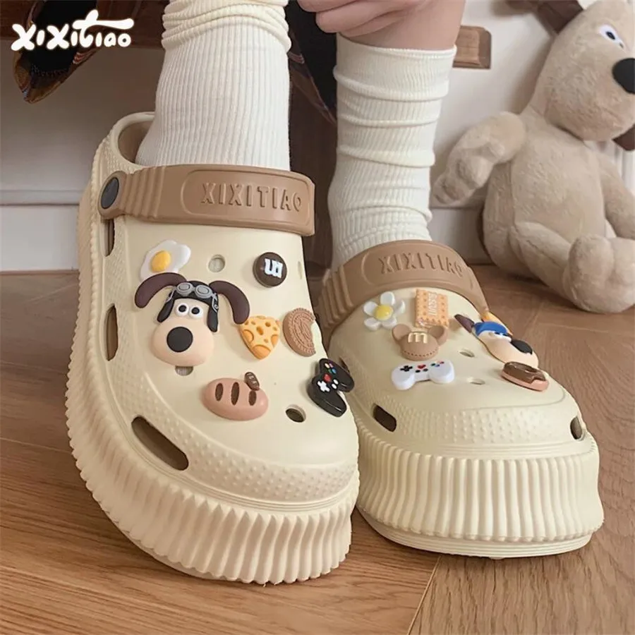 

Thin EVA sponge cake thick soled perforated shoes for women in summer, suitable for girls, cute dogs, beach sandals