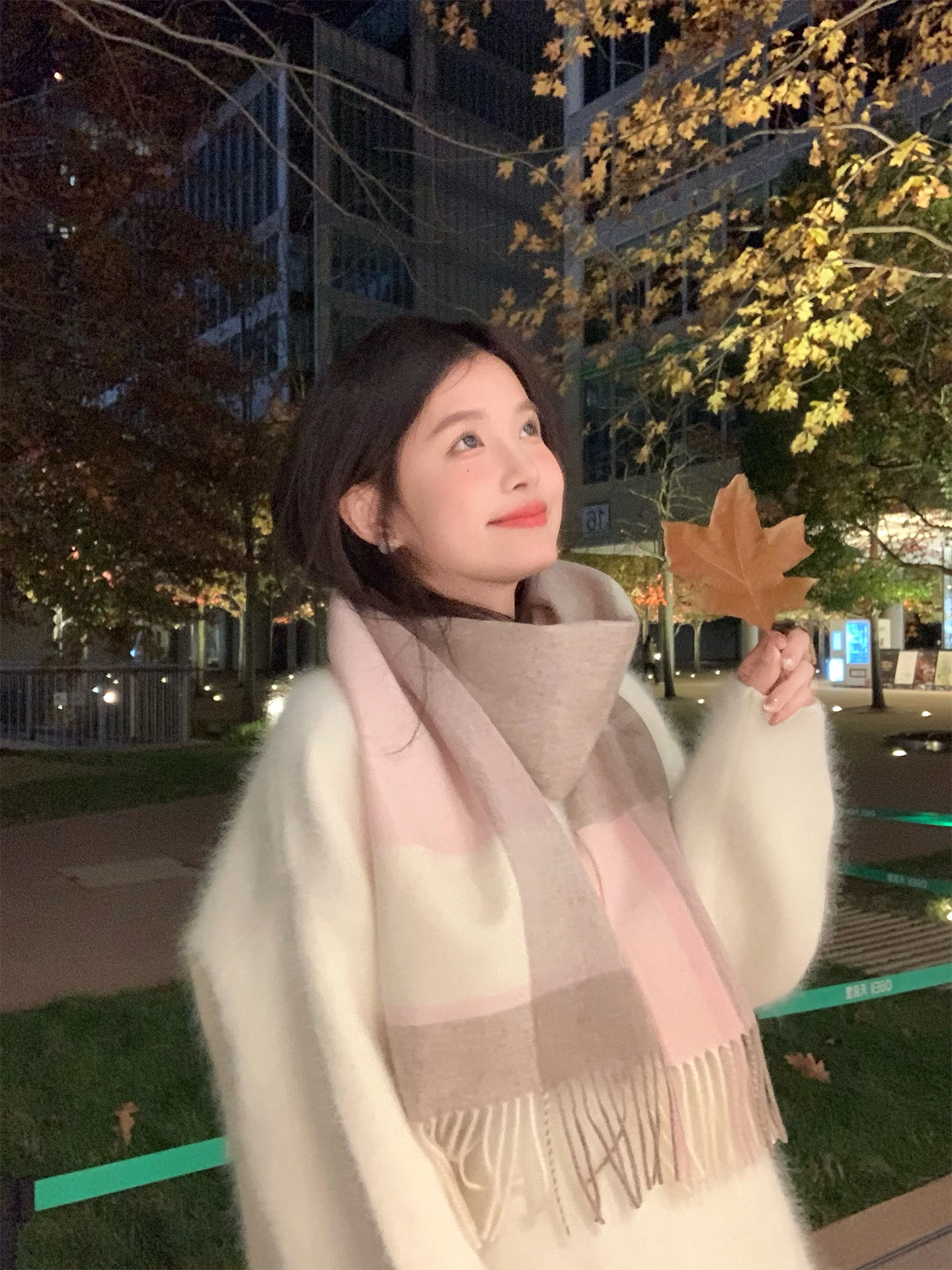 high-end-women's-cheered-scarf-full-wool-korean-sle-warmth-winter-collection-2025-rectangular-gift-box-aosphere-sense