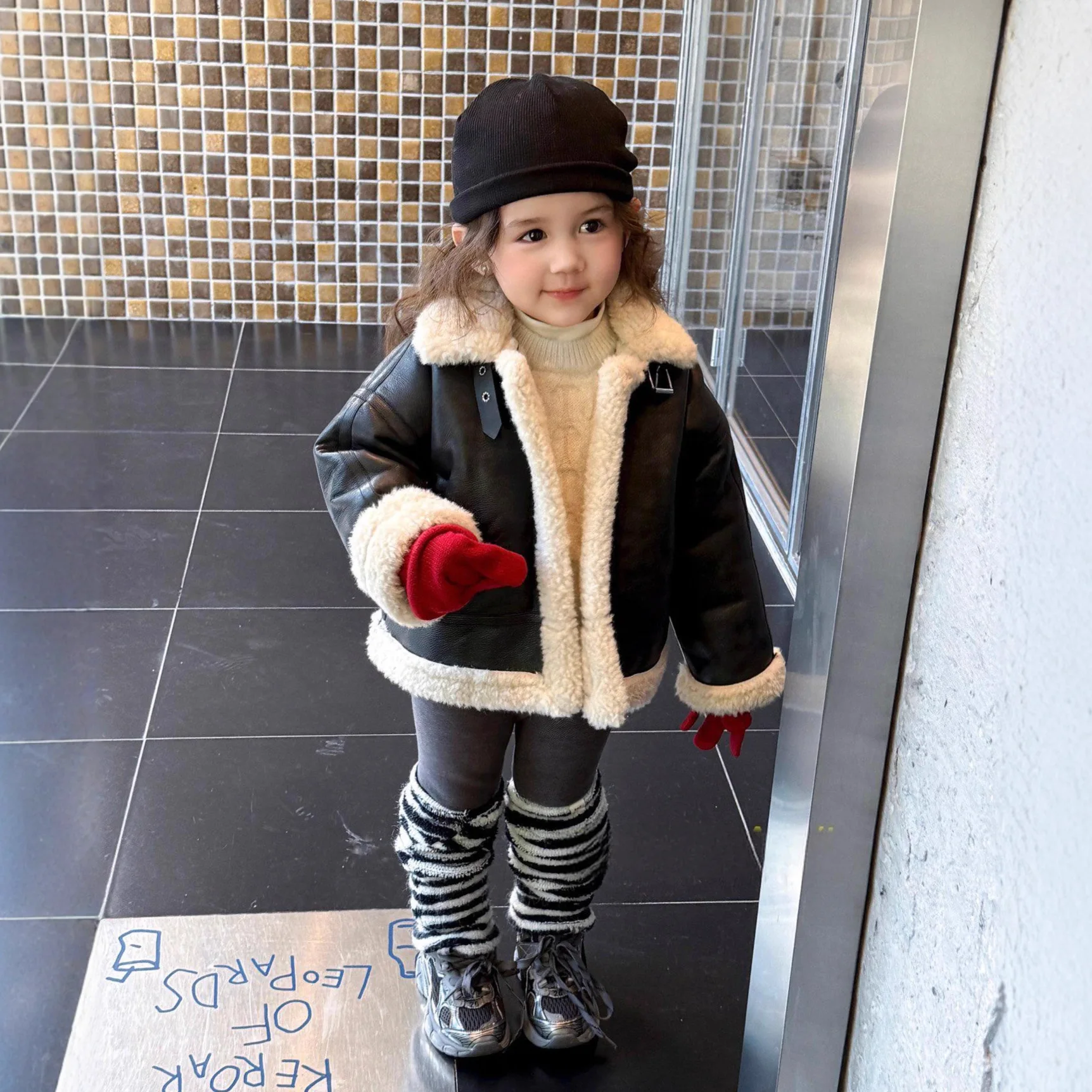 

Leather Jacket Coat Padded Clothes Black Waistcoat Outfit Autumn Winter Korean Version Thick Integrated Baby Lamb Fur Trendy