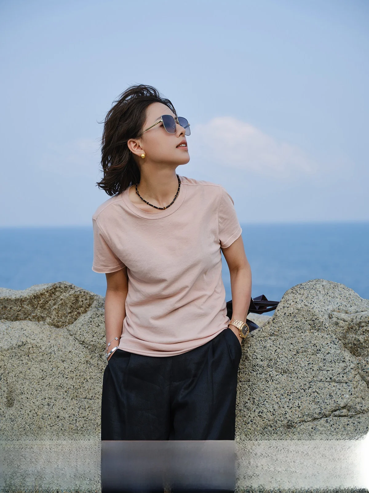 

Женская футболка WDiva с круглым вырезом и коротким рукавом, сатиновая текстура, универсальная, прохладная на ощупь, летняя мода, стандартный крой, классический стиль