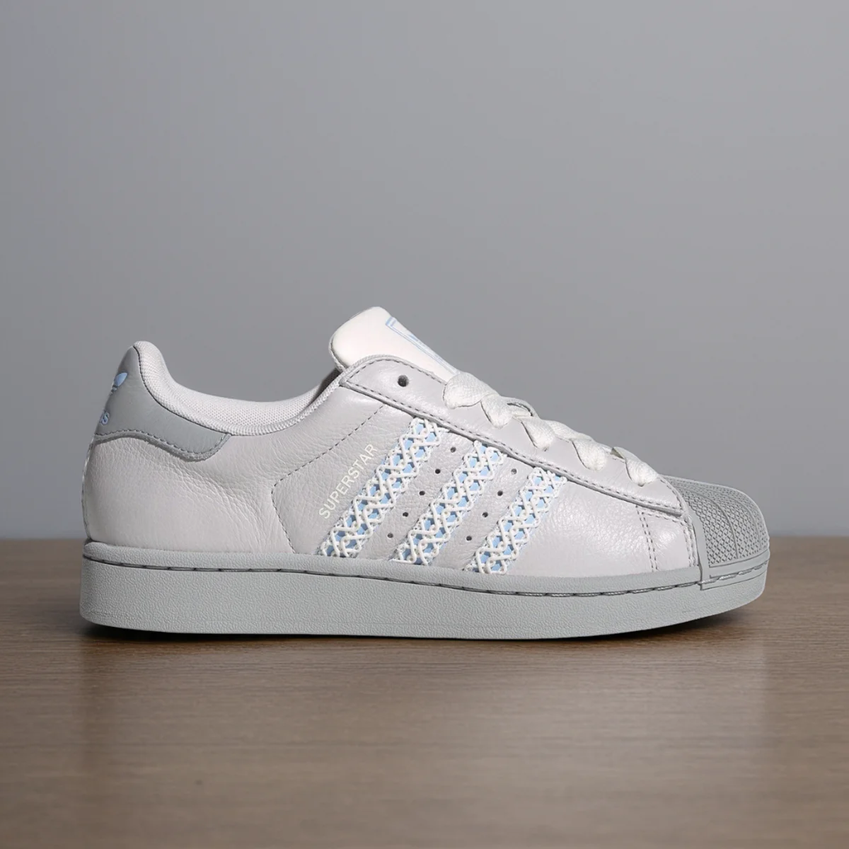 

Оригинальные женские дышащие классические кроссовки Adidas Originals JQ8729