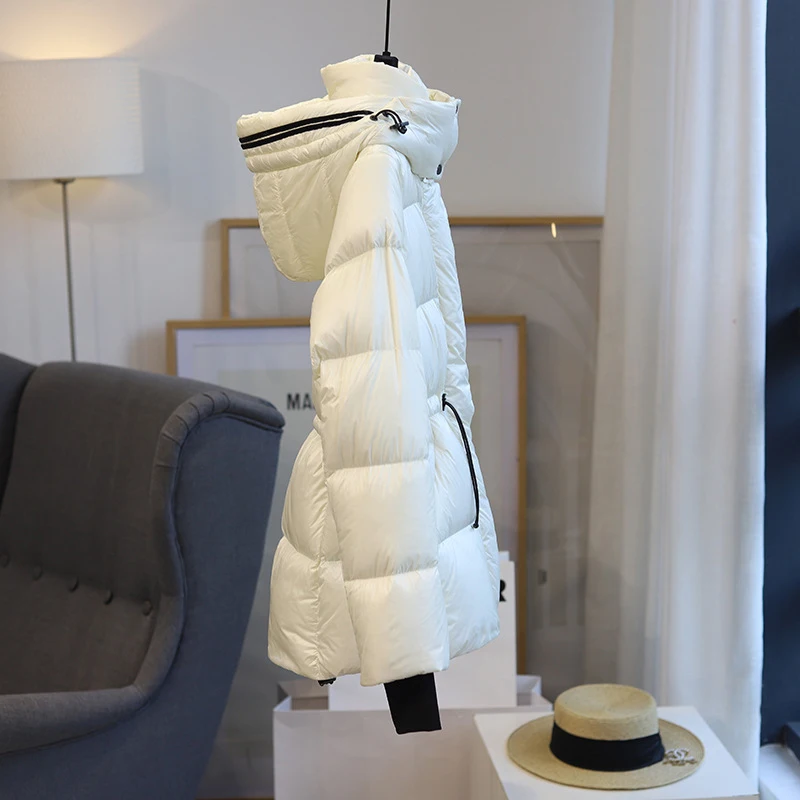 سترة نسائية دافئة بقلنسوة 2025 شتاء جديد 90 أوزة أسفل سترة نسائية عالية الجودة موضة مزاجه المرأة باركر H754