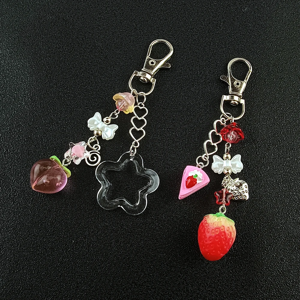Llavero a juego de fresa y melocotón, colgante de estrella y pastel con lazo, decoración para mochila, accesorios de joyería hechos a mano