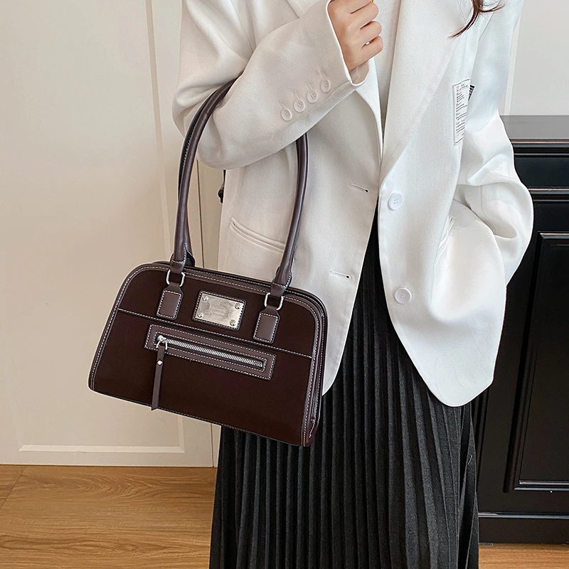 

Women Luxury Elegant Leather Crossbody Bag High End Designer Shoulder Tote Handbag For Modern City Fashion Lifestyle