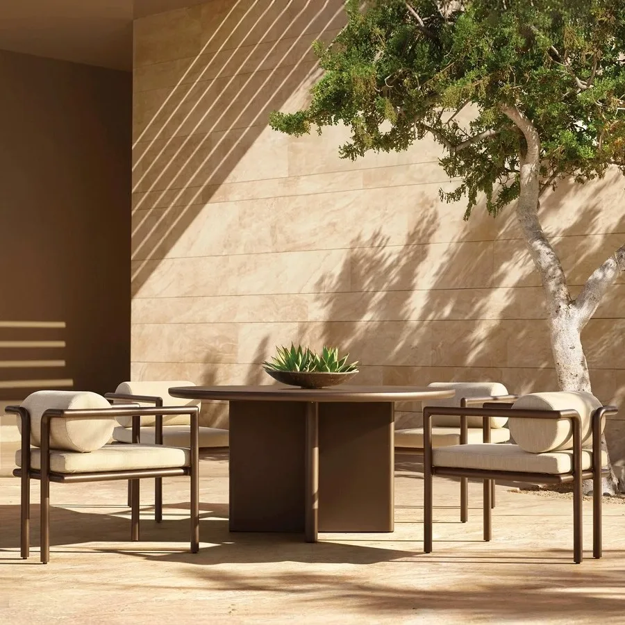 طاولة طعام خارجية من الخشب الصلب مصنوعة من الألومنيوم المصبوب لحديقة الفناء كرسي طاولة فيلا بسيط من خشب الساج مقاوم للماء واقي من الشمس في الهواء الطلق للمنزل