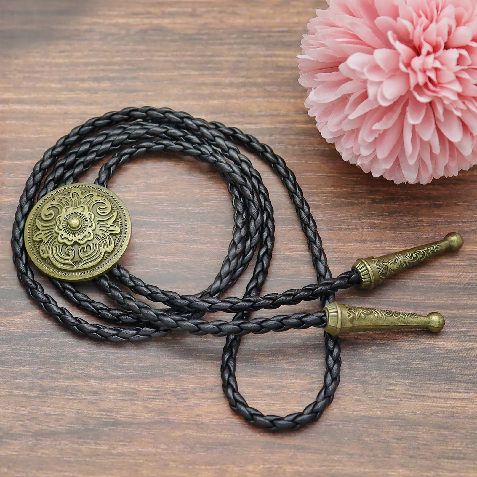 Vintage Western Cowboy Bolo Krawatte Schnitzerei Krawatte Punk Halskette Kostüm Zubehör Männer Frauen Leder Seil Bola Krawatte Schmuck Geschenk – Detail 4
