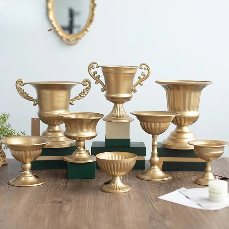 

Gold retro wrought iron flower vase flower pot retro European flower arrangement device