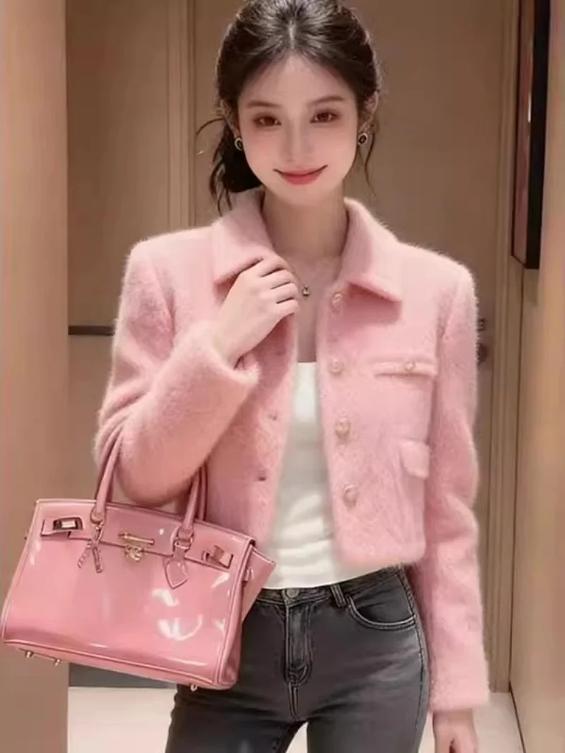 

2026 Корейский стиль: розовая короткая куртка, женское нежное плюшевое пальто, укороченный топ для весны и осени w2349