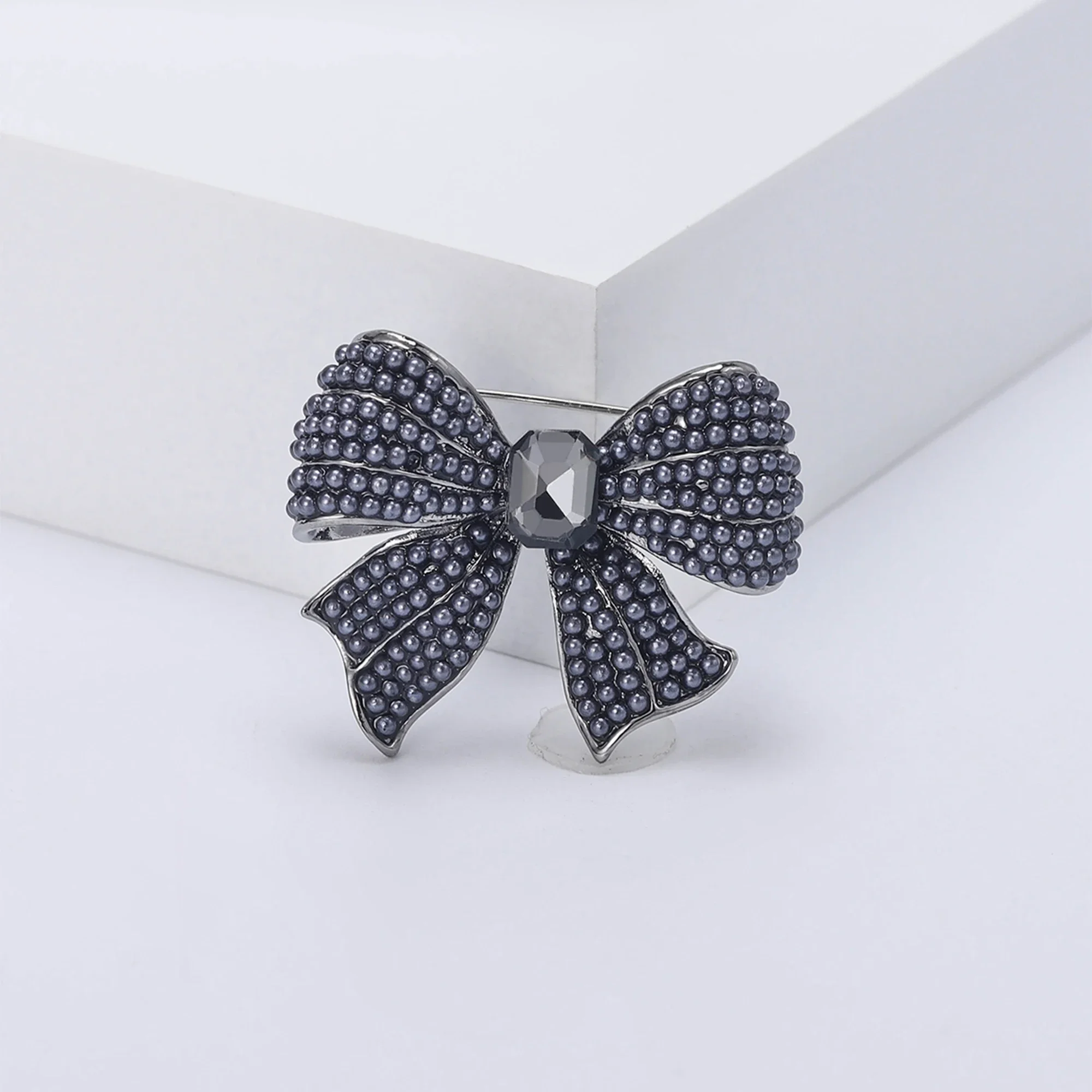 Rhinestone Bow Brooches for Women Unisex Pearl Bow Knot Pins Office Party Friend Gifts Jewelry Accessories