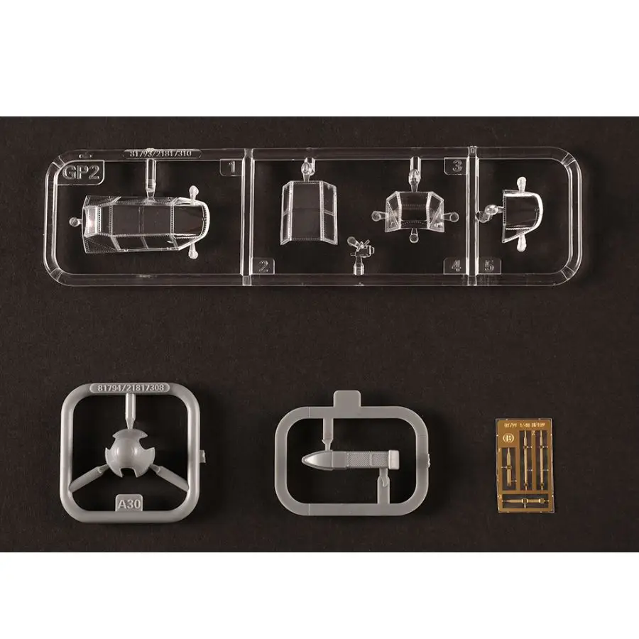 Hobbyboss الألمانية Messerschmitt Bf109E-4/TROP المقاتلة   أطقم منمذجة 81793 1/48