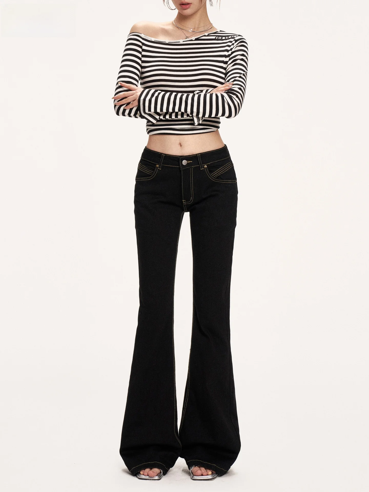 

Black Low-Waist Bell Bottom Jeans Women's Modern American Style Slimming Floor-Length Fashionable Spring 2026