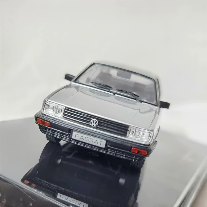 IXO 1:43 Scale PASSAT B2 1985 Alloy Car Model Toy Collectible Ornament Souvenir Toys Cars