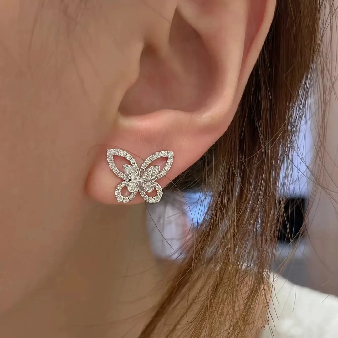 Huitan Chic orecchini a farfalla per le donne delicati accessori per le orecchie da indossare ogni giorno regalo per ragazza di compleanno gioielli di lusso con zirconi cubici