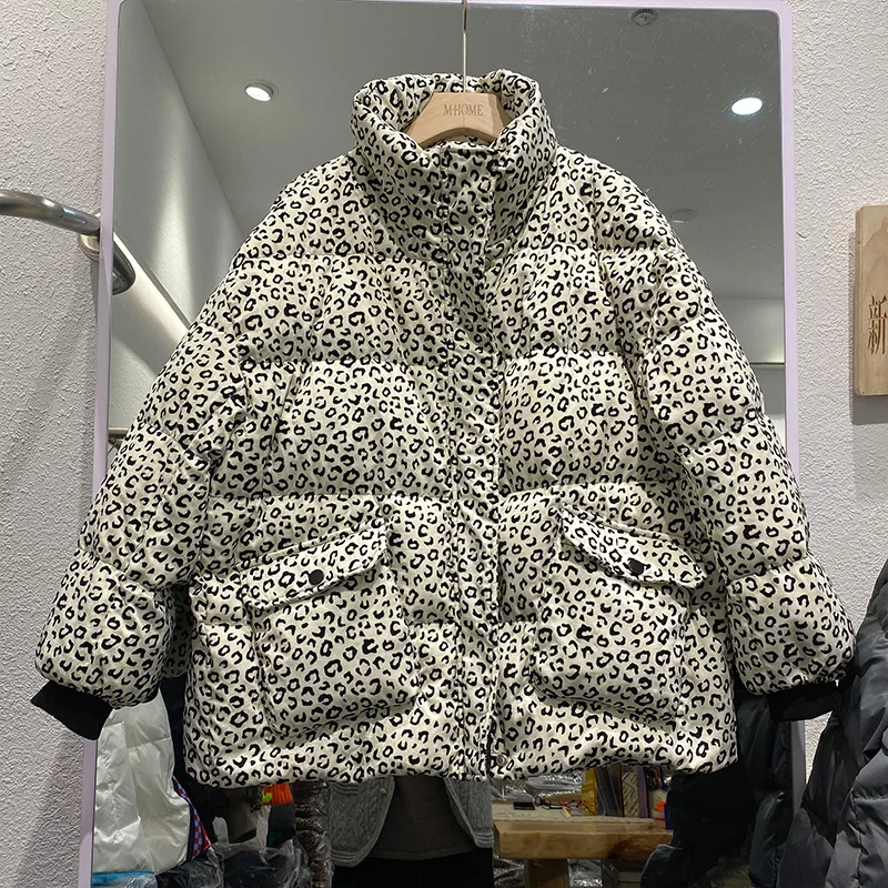 2022 Newest Luxury Winter Loose Fit Puffer Jacket Women Leopard Print Short Casual Zipper Thicken Warm 90% White Duck Down Coat