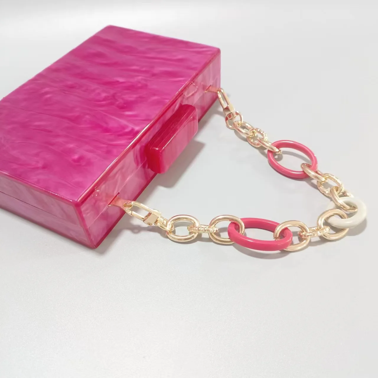 السيدات الوردي الأحمر الاكريليك حقيبة يد موضة الزفاف عشاء سلسلة حقيبة ساعي Bolsas De Mujer Bolso De Fiesta Bolso De Fiesta Mujer