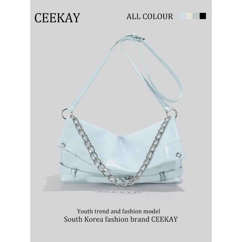 

Новая глянцевая сумка CEEKAY из искусственной кожи 2026 года, складная сумка через плечо с декором из толстой цепи, повседневная сумка-багет для женщин