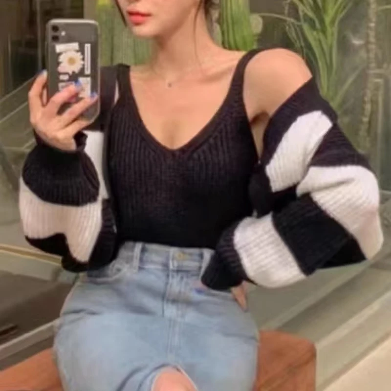 

Корейский женский осенне-зимний новый свитер из двух предметов в полоску, короткий модный вязаный комплект, милый вязаный кардиган, женский повседневный кардиган