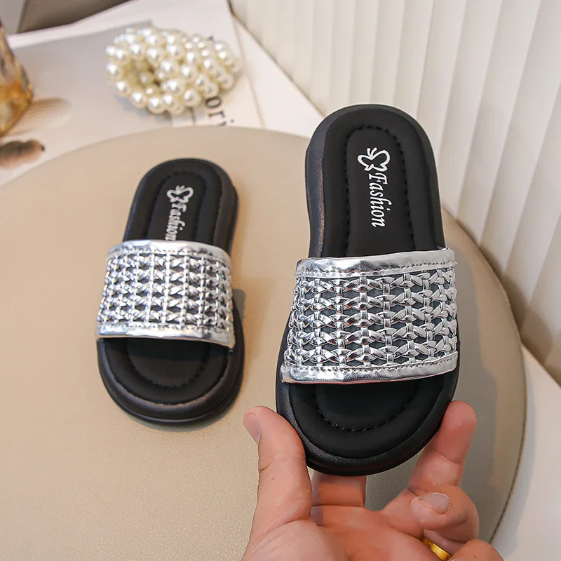 

Лето 2026, плетеные сандалии на плоской подошве для девочек, сандалии на платформе в корейском стиле для улицы, модная универсальная толстая подошва для малышей