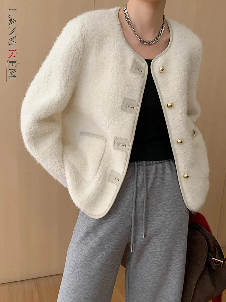 

[LANMREM] Vintage Fashion Outerwear French Style Round Neck All Match Faux Double-faced Fur Warm Women's Coat 2024 New Winter