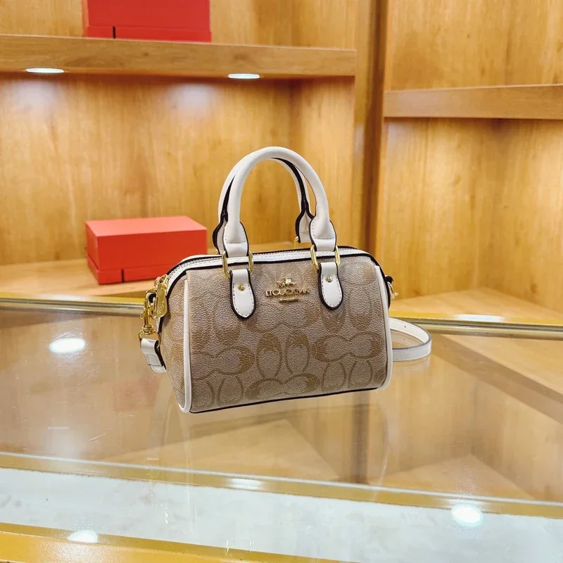 حقيبة كتف نسائية عصرية لعام 2025 مصنوعة من الجلد الطبيعي - حزام قابل للتعديل وتصميم واسع ومظهر أنيق