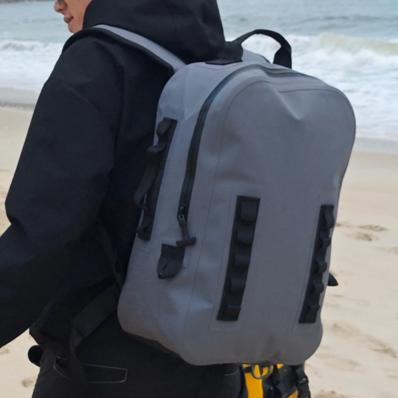 

Waterproof Backpack Padded Straps TPU Backpack Daypack Minimalist Outdoor Bag Water Resistant