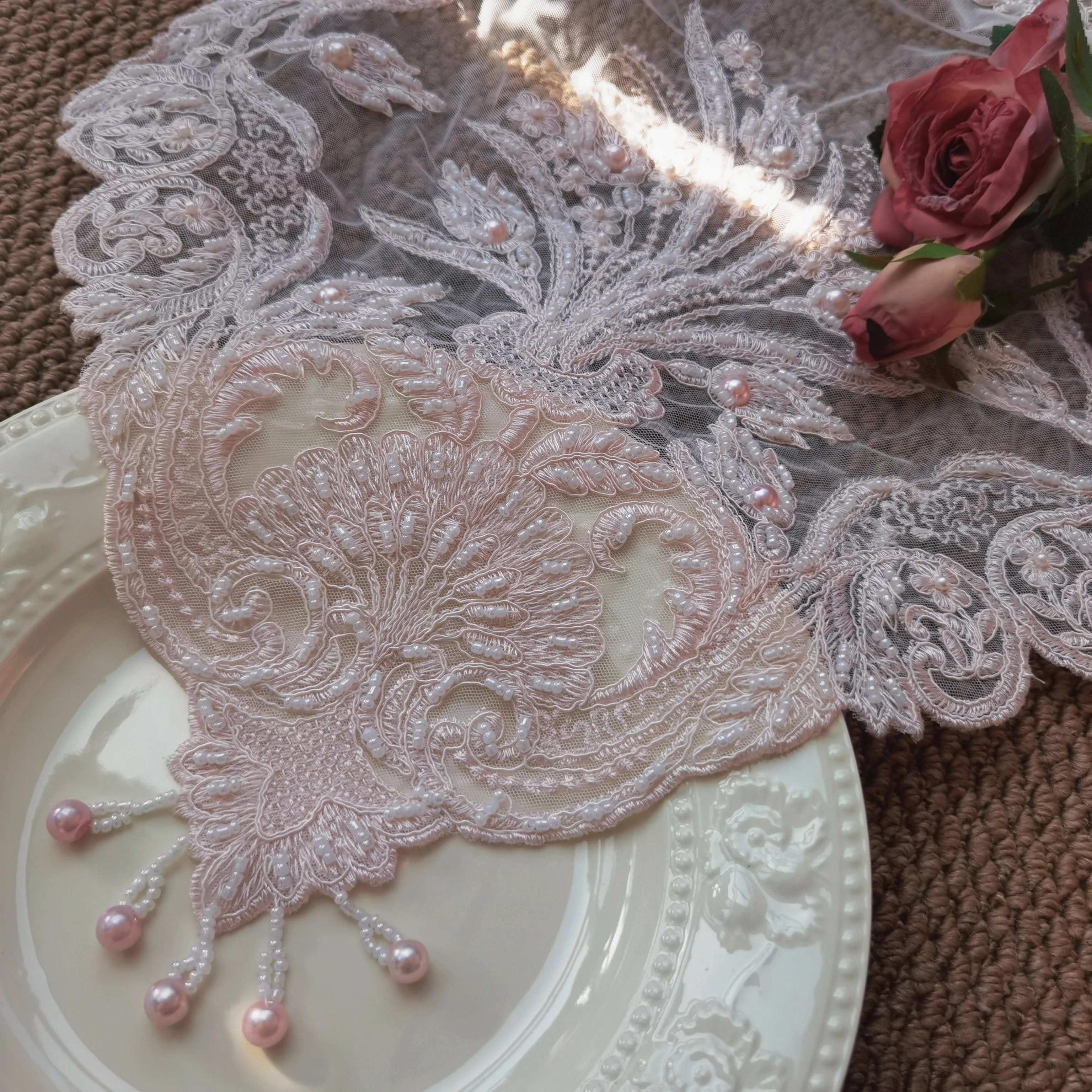 

Pink Lace Table Runners Luxury Handmade Embroidery Bead Tablecloth Long Cabinet Cover Fabric Wedding Placemats Party Accessories