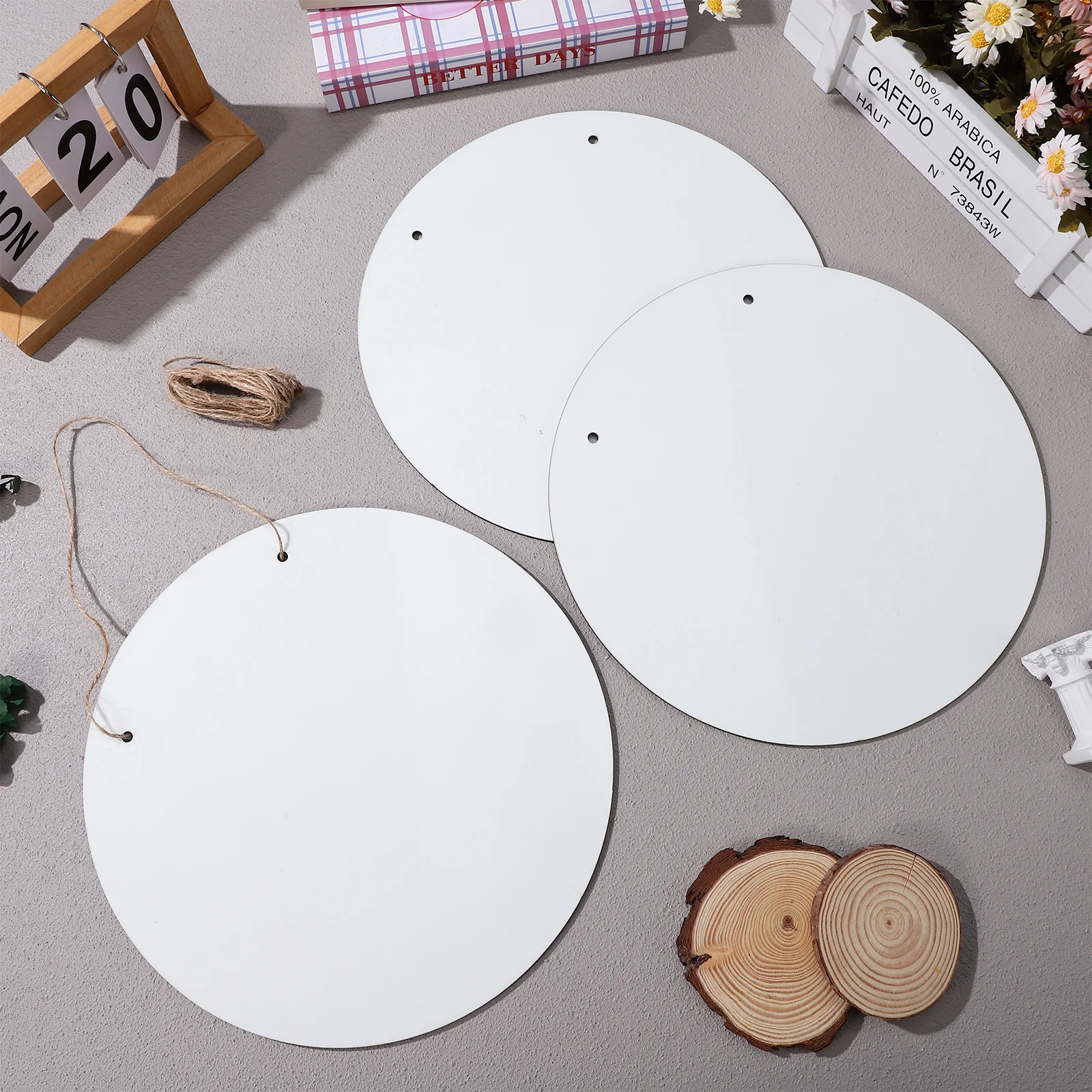 

3Pcs Blank Wood Door Hangers Sublimation Blanks Round Signs Drilled Holes Hanging Decor Craft Blanks for Sublimation