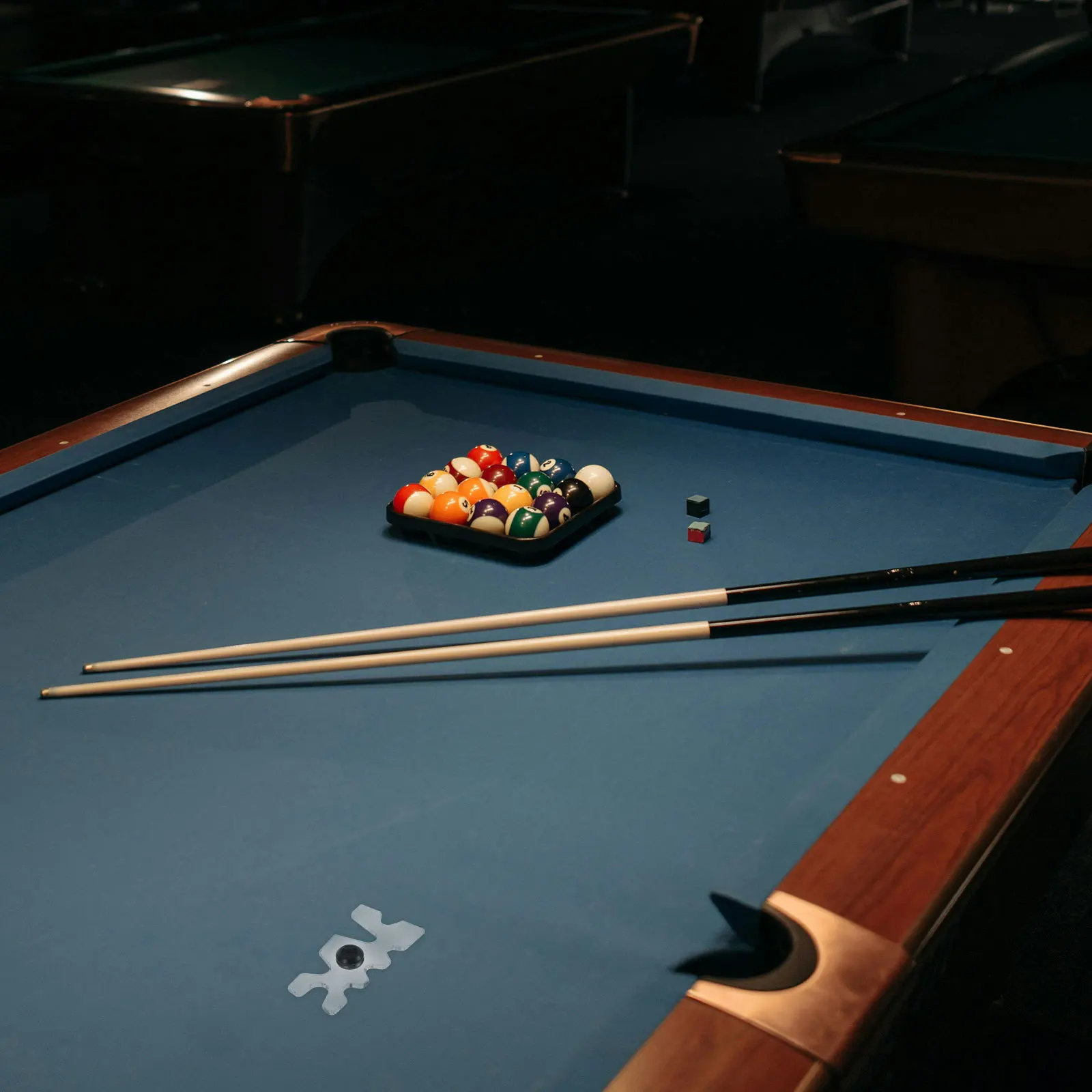 

Acrylic Pool Cue Rack Elegant Billiard Stick Holder Transparent Design Stable Storage Easy Install Home Club American Cues