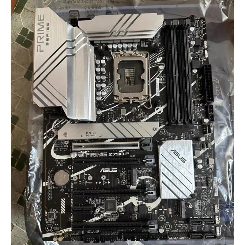 

ASUS Z790-P D5 motherboard supports DDR5 (Intel Z790/LGA 1700)