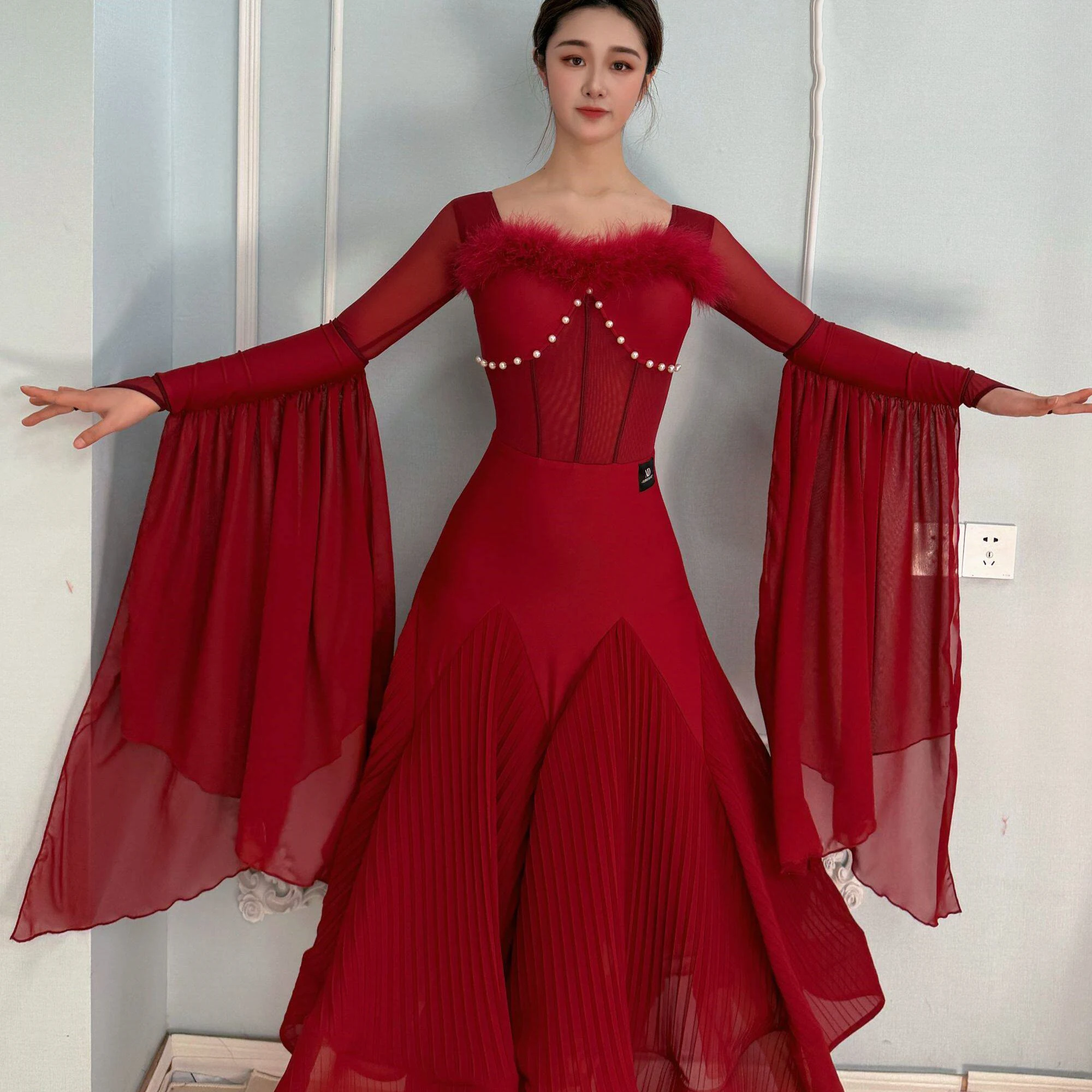 2026 Ballroom Dance Clothes Women Feather Pearl Fleated Long Dress Long Sleeves Waltz Dance Performance Competition Dress L20275