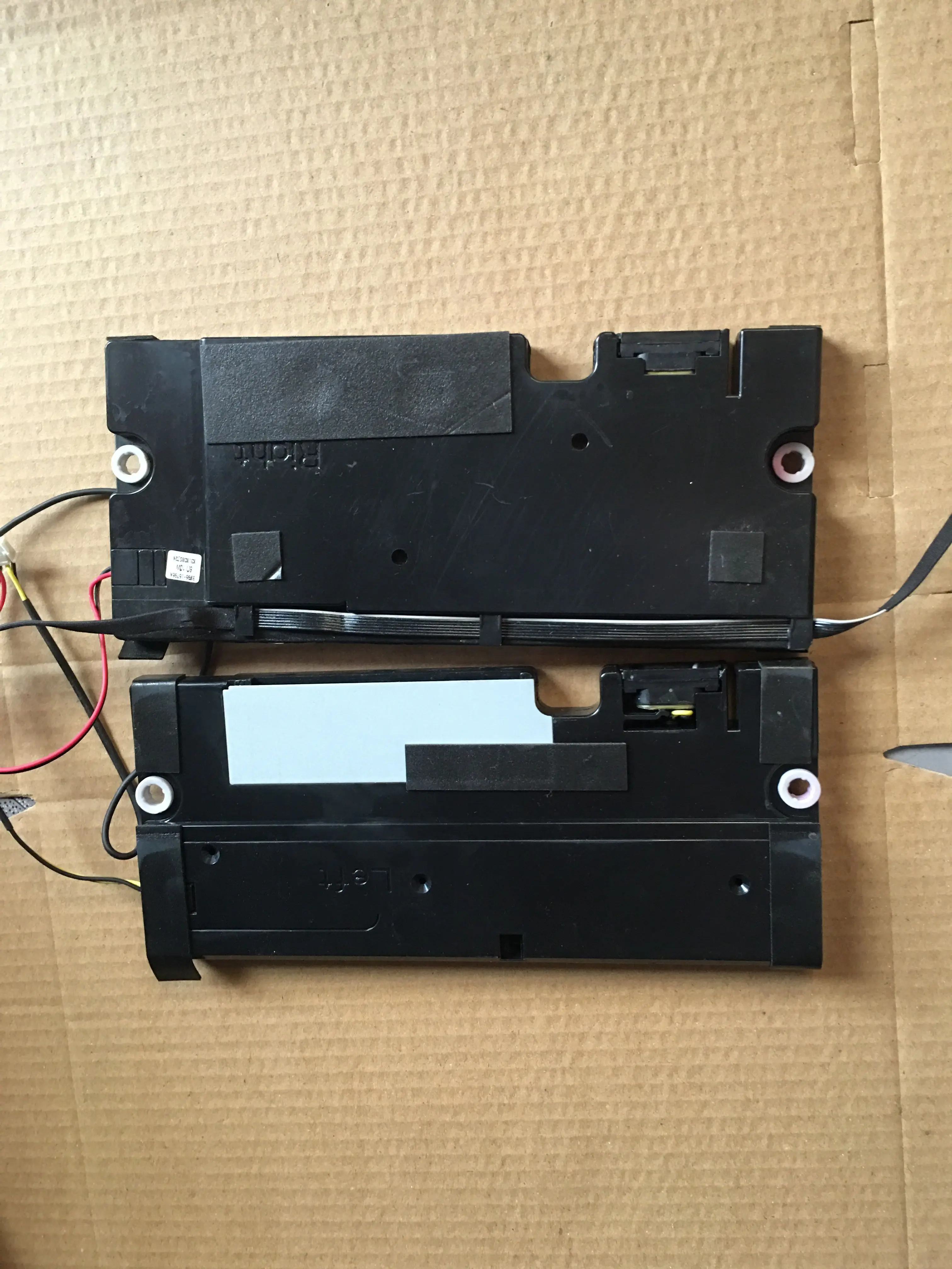 

BN96-16796A BN96-16796B 6Ω 10W Speaker for UE46D5000PW UE46D5500RH UE46D5500RW UE46D5520RW UE46D5700RS UE46D5720RS UE46D6000TW