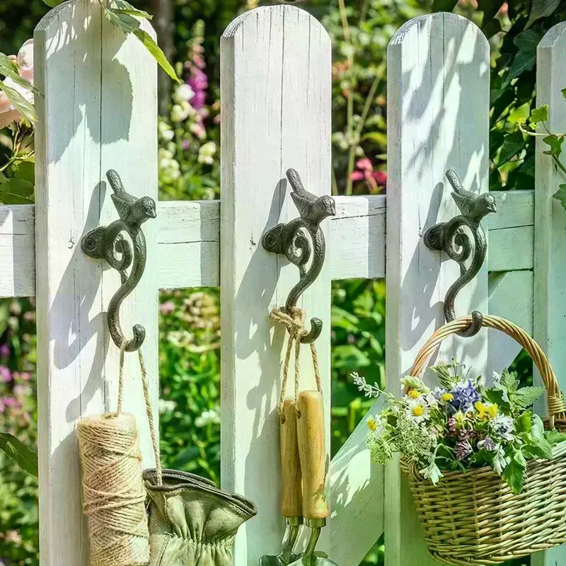 Creative Rustic Cast Iron Wall Hook Decorative Heavy Duty: Wall Mounted Rack Sturdy Rust Proof Entryway Key Organizer