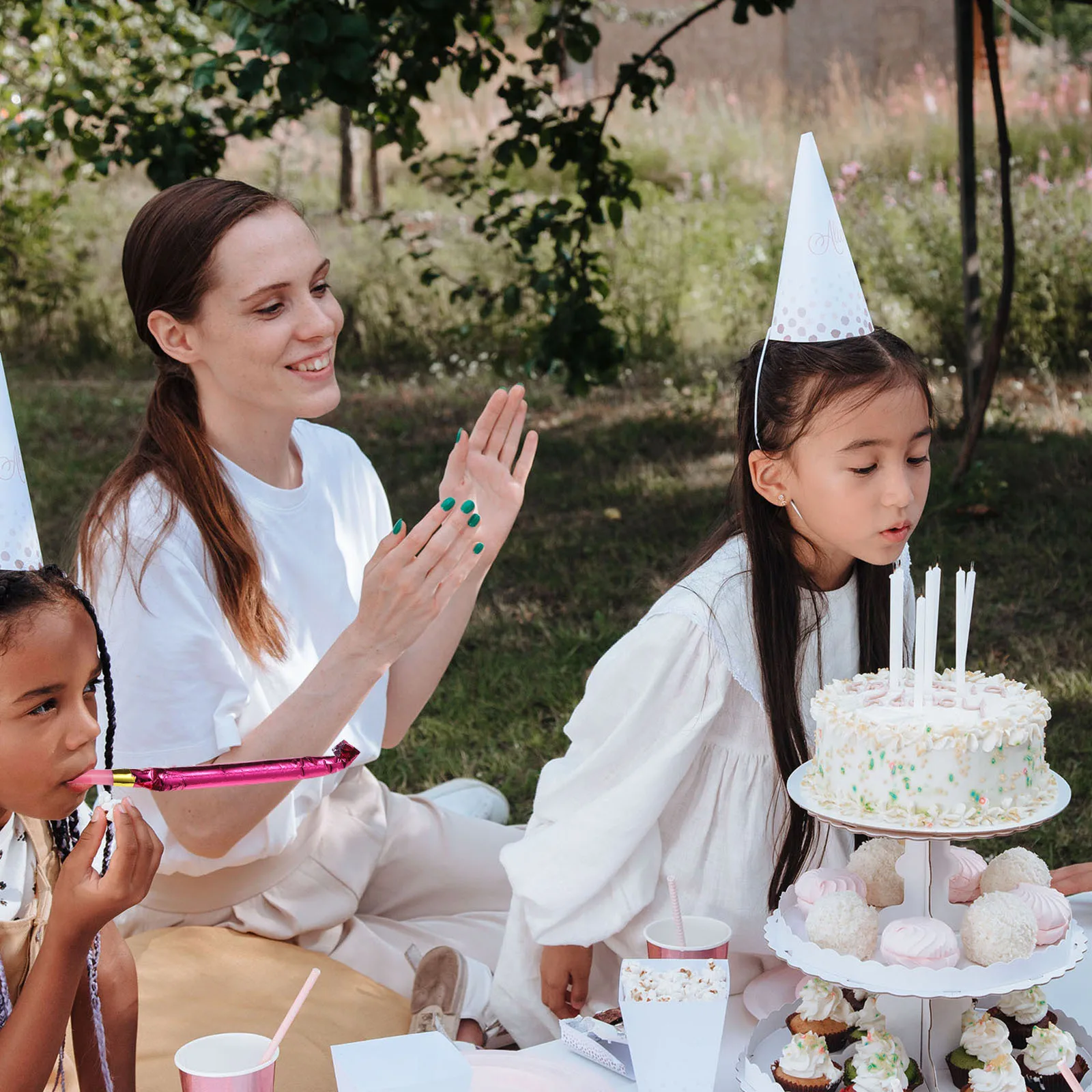 

110Pcs Long Nose Whistle Blowouts Colorful Party Noise Makers Plastic Cheering Props Birthday Carnival Party Whistles