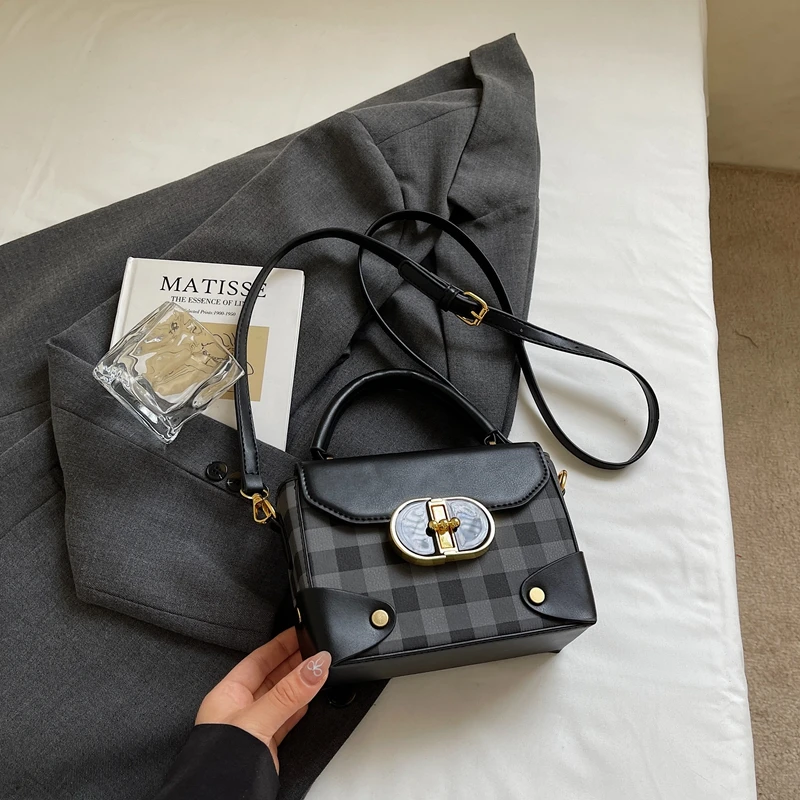 

Elegant Leather Shoulder Bag For Ladies Messenger Style Luxury Brand Handbags Durable And Classic