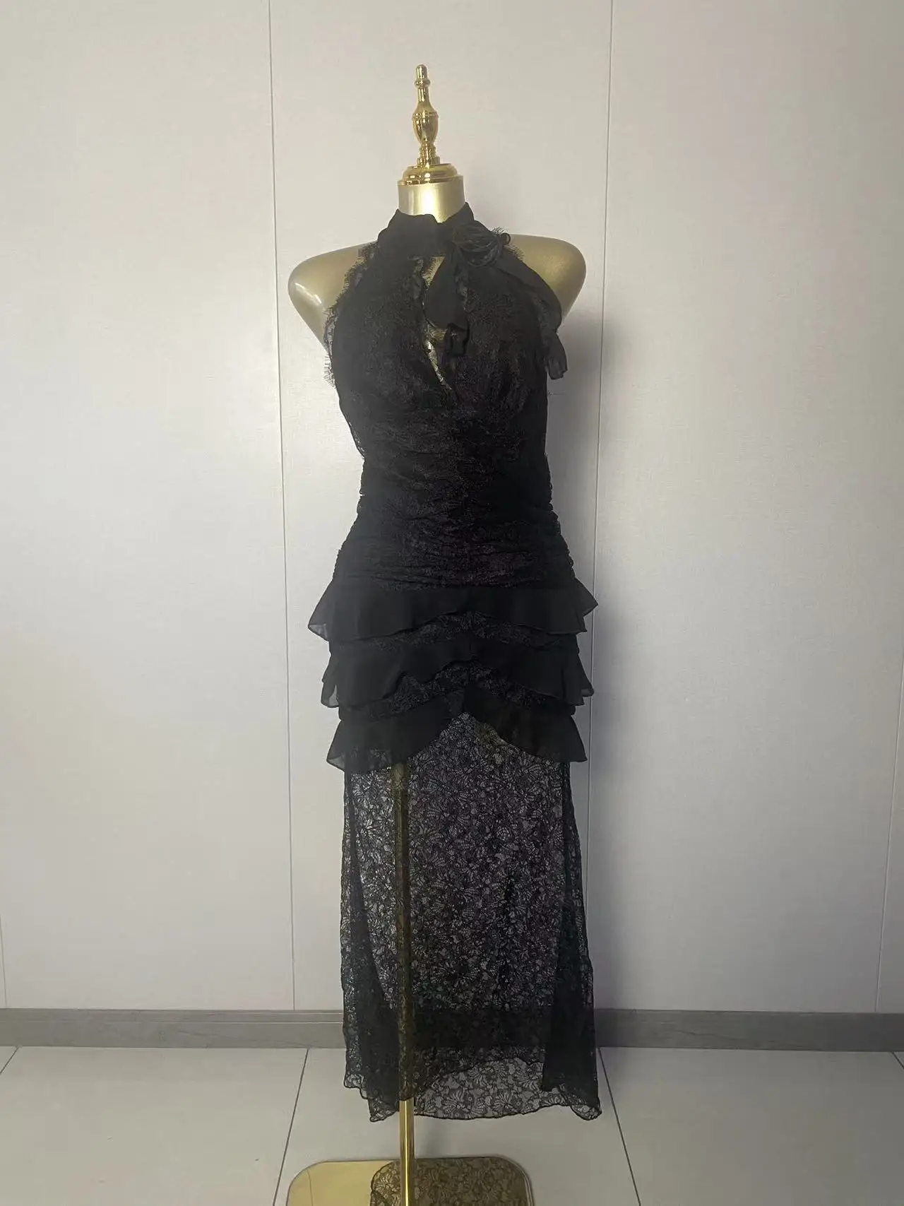 

New Women Luxury Sleeveless Halter Backless Lace Black Dress 2025 Elegant Evening Club Luxury Birthday Party Dresses