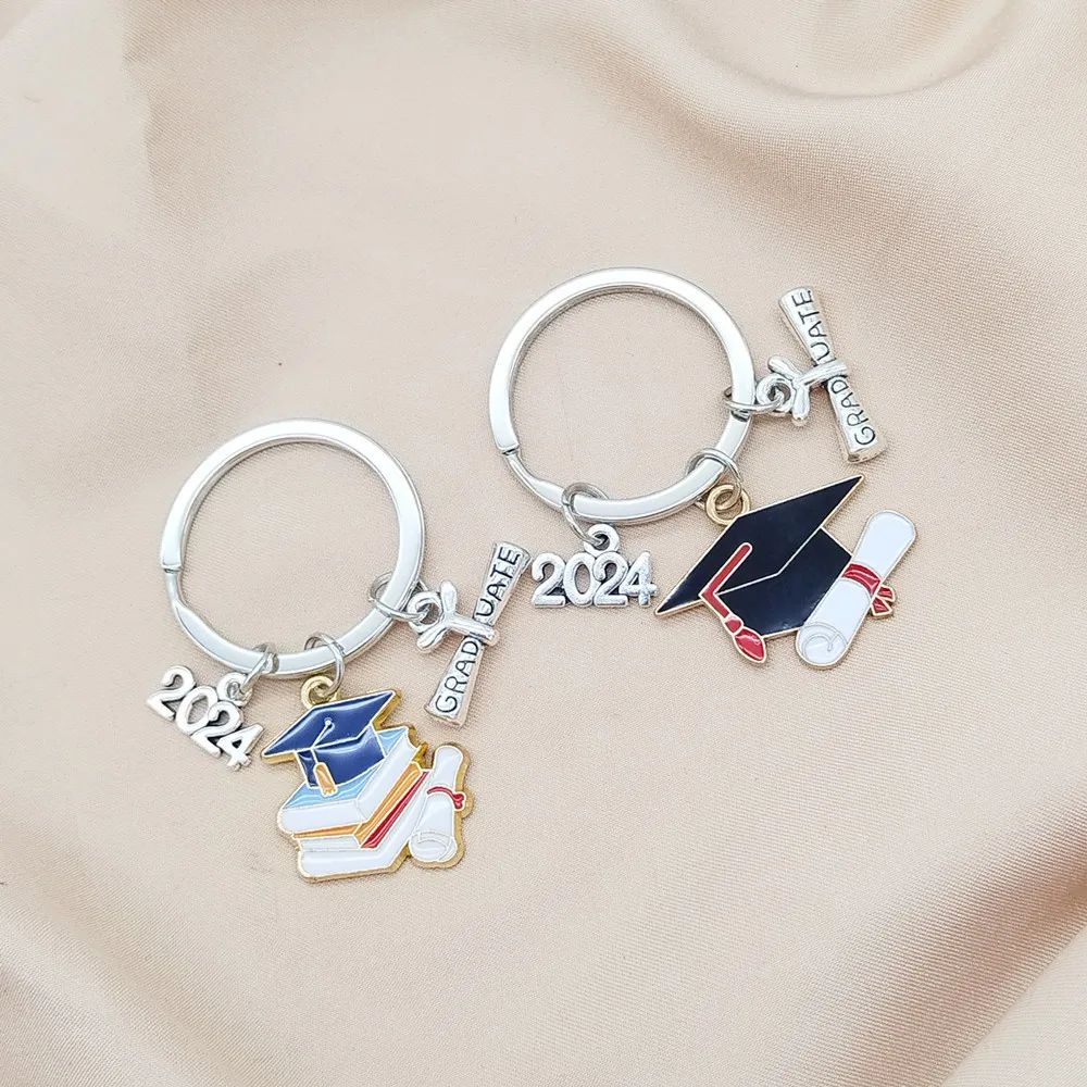 2pcs 2024 Graduation Ceremony Keychain For Men, Cute Enamel Doctor Hat Keychain, Commemorative Ceremony Gift