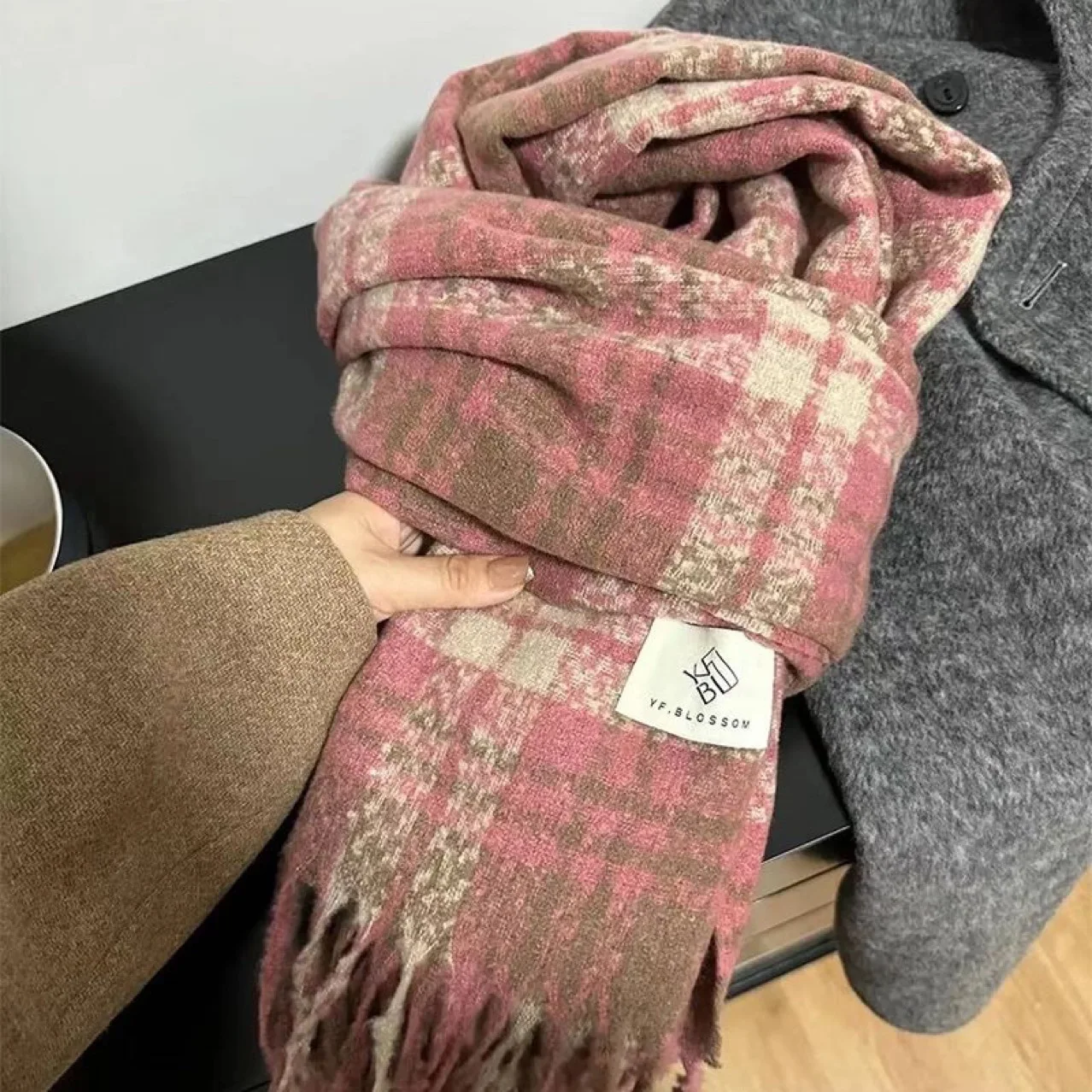 

Gentle Soft Sticky Checkered Scarf Girls Winter Color Contrast Pink Scarf Outdoor Warm Thick Shawl Scarf Women Luxury 4w972