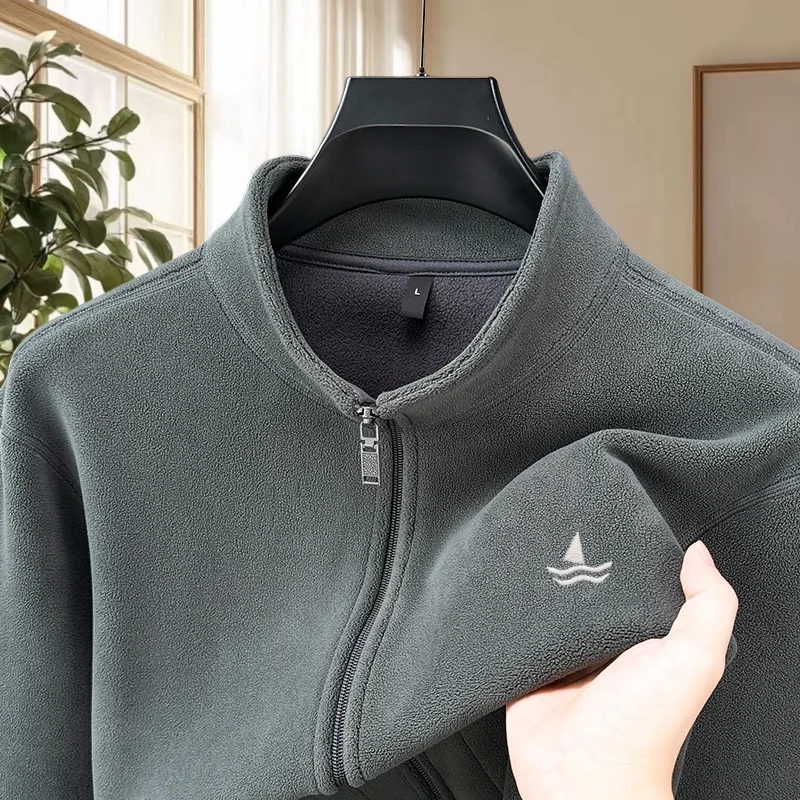 

Роскошный брендовый осенне-зимний мужской дизайнерский оригинальный кардиган на молнии с вышивкой, новая двусторонняя бархатная теплая куртка