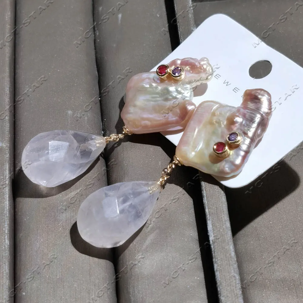 

Серьги-подвески MTC·STAR Creativity 2,5 дюйма (30 мм) с розовыми гранеными кристаллами, лавандовыми барочными жемчужинами и фианитами (Z14211)