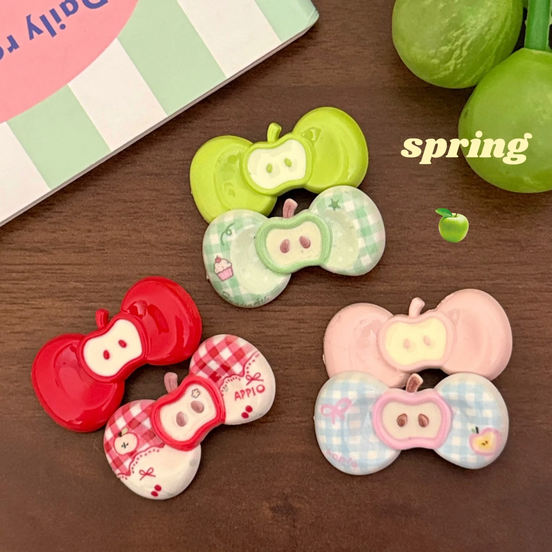 2/6 Stück kreative, niedliche Apfel-Haarspangen-Kombination, vielseitige Pony-Clips, Haarspangen für den Seitenansatz, temperamentvolle Haarspangen, Kopfschmuck – Detail 10