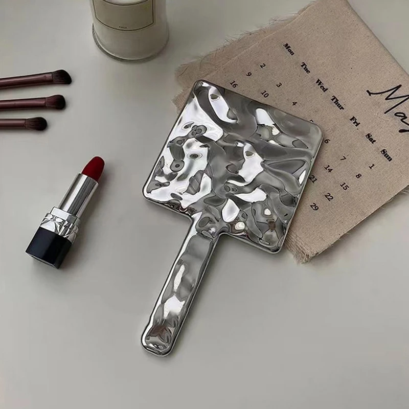 Ins-Espejo cuadrado con forma de líquido, Mini espejo cosmético de escritorio de mano, espejo de maquillaje portátil metálico de viaje, espejo de belleza