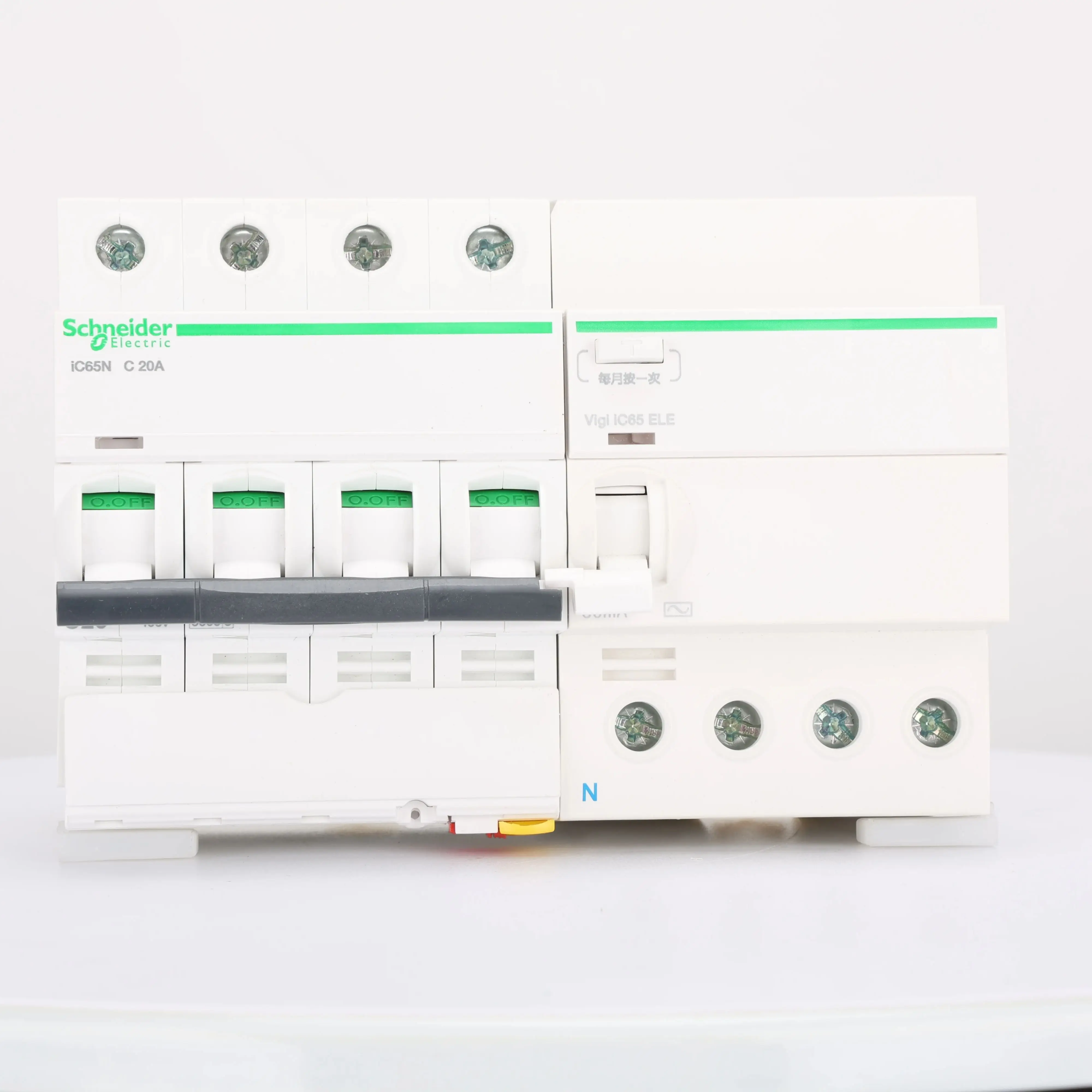 interruttore-automatico-miniaturizzato-schneider-ic65n-4p-c20a-a9f18420-per-distribuzione-di-energia-industriale-e-commerciale