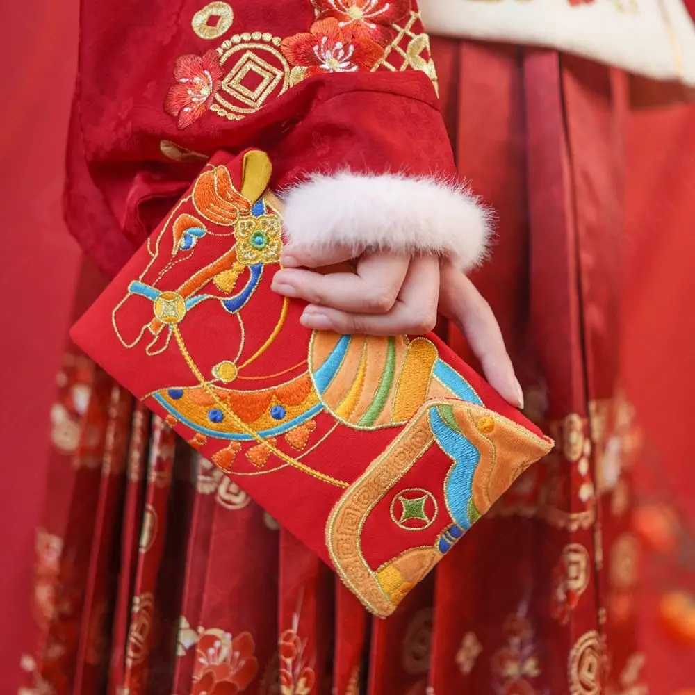 

Китайский новогодний красный конверт 2026, блестящий матовый мультяшный конверт с изображением лошади, утолщенный бронзовый конверт с карманами для денег на удачу