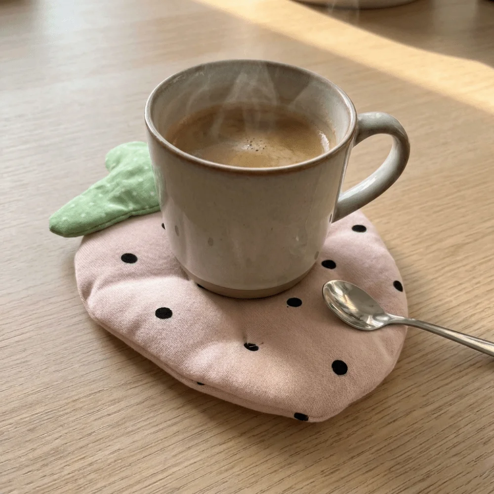 Polka Dot Strawberry Coaster Kawaii Heat Resistant Heat-Insulating Coaster Korean-Style Washable Anti-Scalding Mat Coffee Table